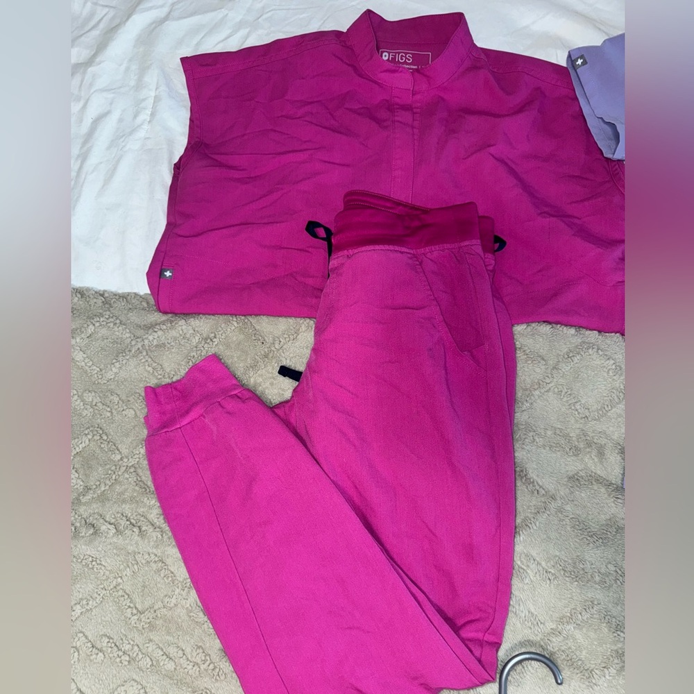 Women's FIGS Pink Jogger Pants